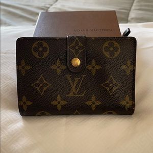 Authentic Louis Vuitton Monogram Kisslock Wallet